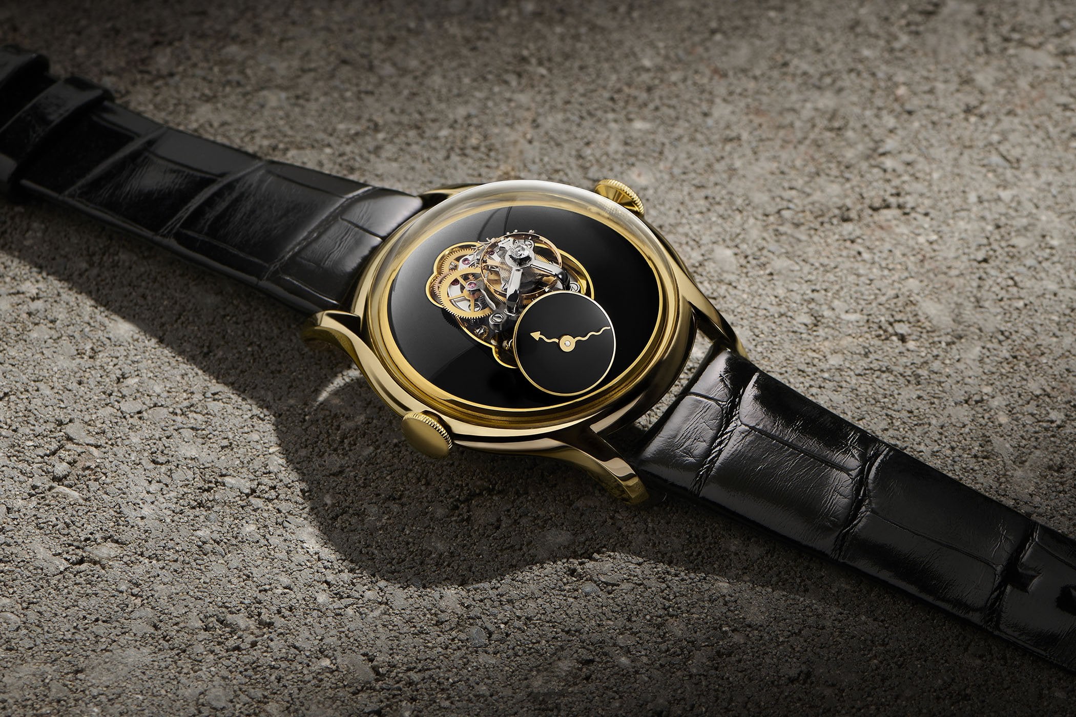 MB&F unveils the Legacy Machine Flying T Onyx